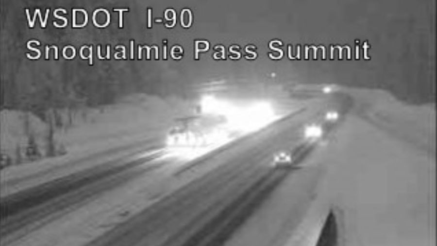 Fatal accident on Snoqualmie Pass during snowy winter conditions