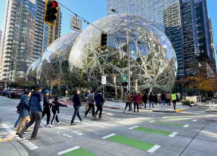 Amazon Mandates Five-Day Office Return